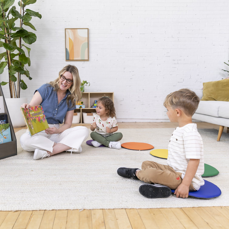 Floor pads for outlet sitting